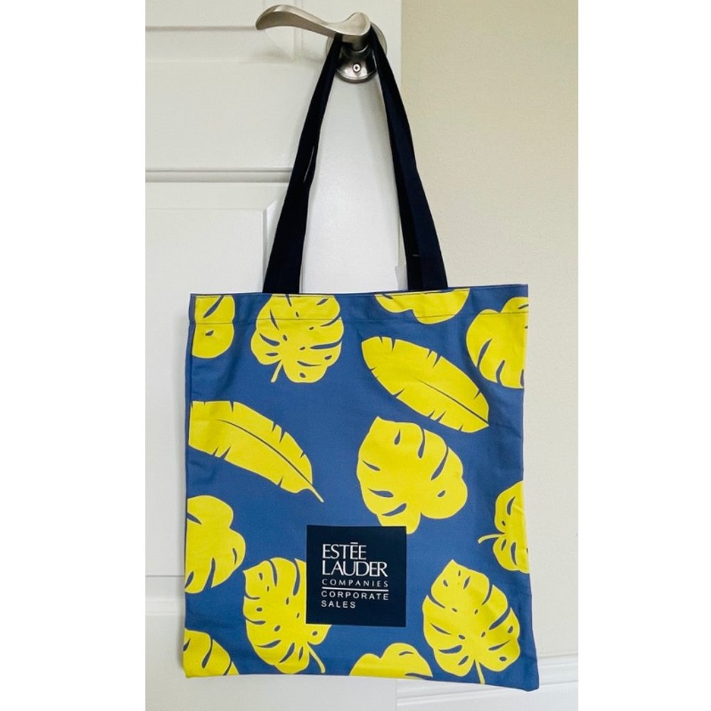 🍁NEW🍁 Estee Lauder Pretty Leave Pattern Large Lightweight Tote